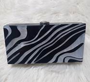 BOLSO CLUTCH BLANCO Y NEGRO ANACARADO